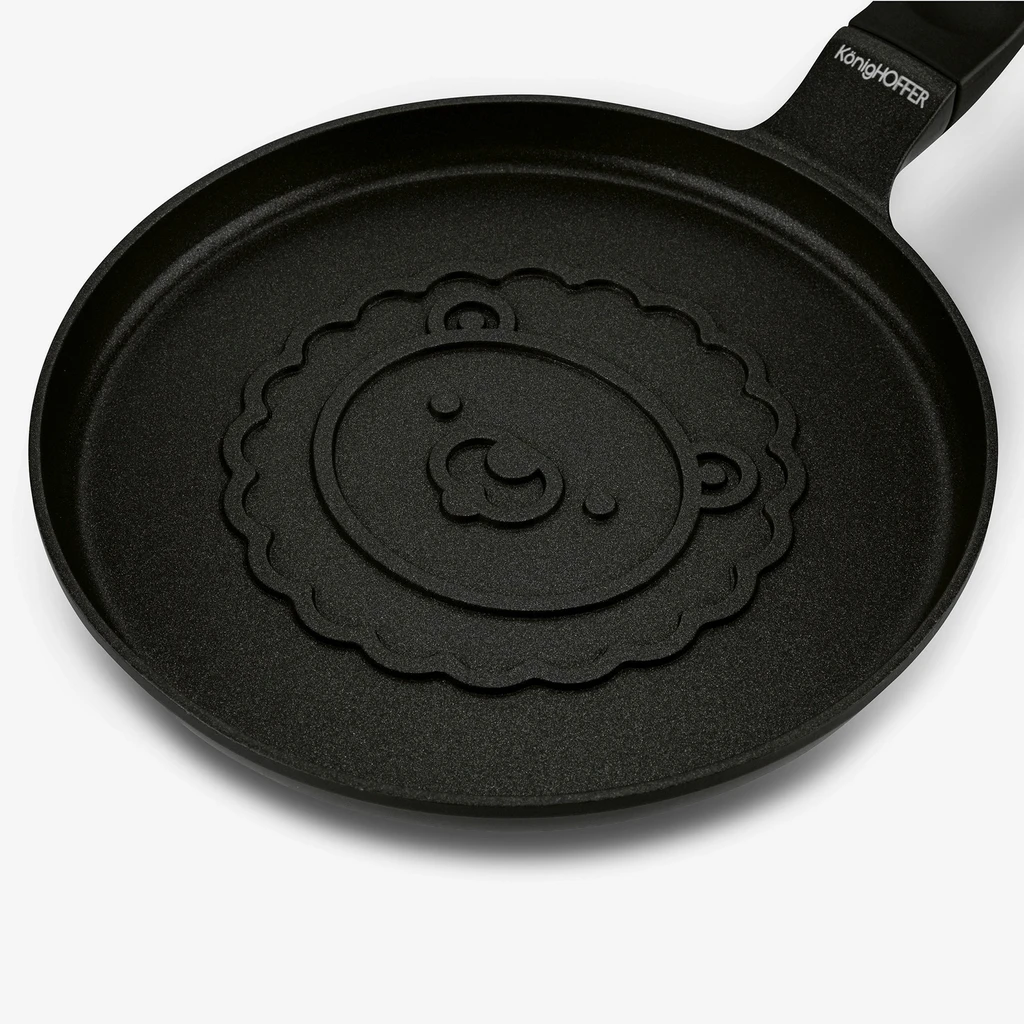 Patelnia z obrazkiem lwa do naleśników i pancakes.