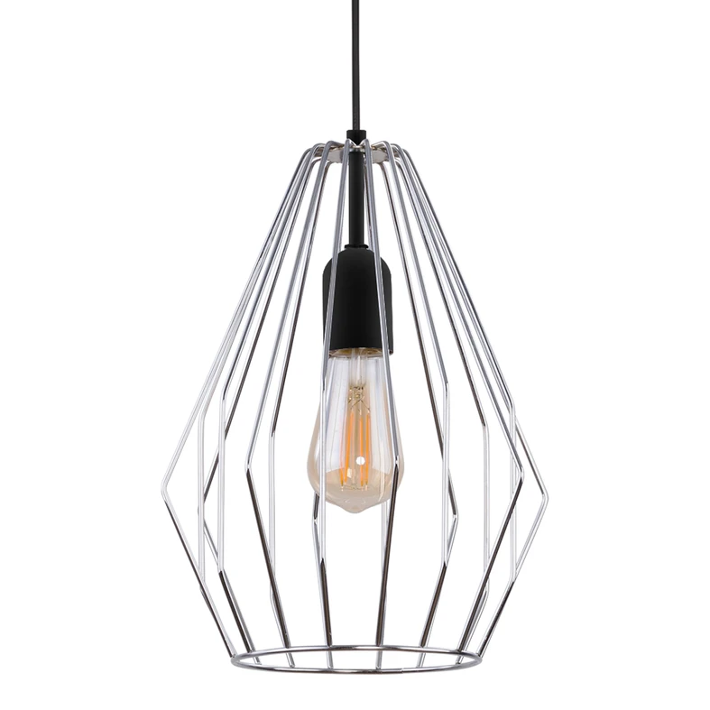 Lampa wisząca z kolekcji BRYLANT o średnicy 23 cm zwraca uwagę geometryczną formą. Żarówka została osadzona wewnątrz metalowego, żebrowanego klosza. Jego konstrukcja sprawia, że podczas świecenia efektownie załamuje światło, podkreślając wyjątkowy nastrój