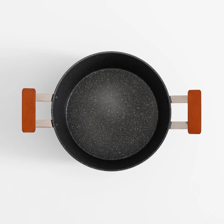 Aluminiowy garnek z pokrywką