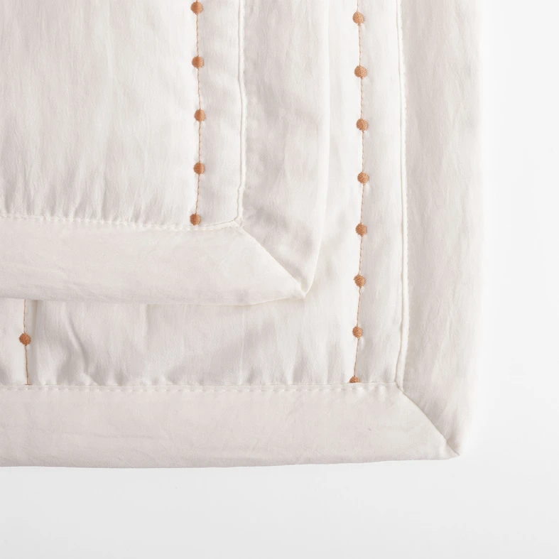 Prehoz na posteľ v krémovej farbe VANILLA DOTS 180x200 cm