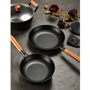 Liatinová panvica FERRO čierna 24 cm