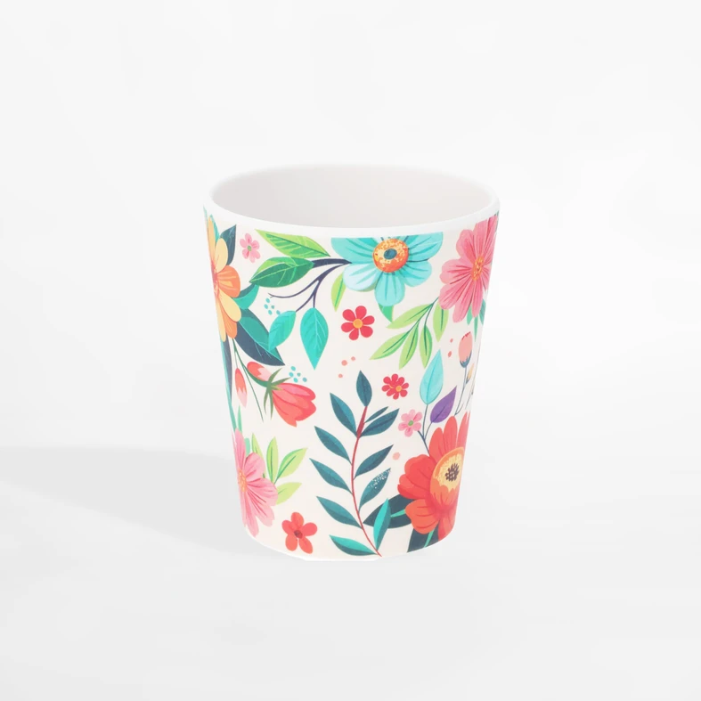 Kolorowy kubek plastikowy