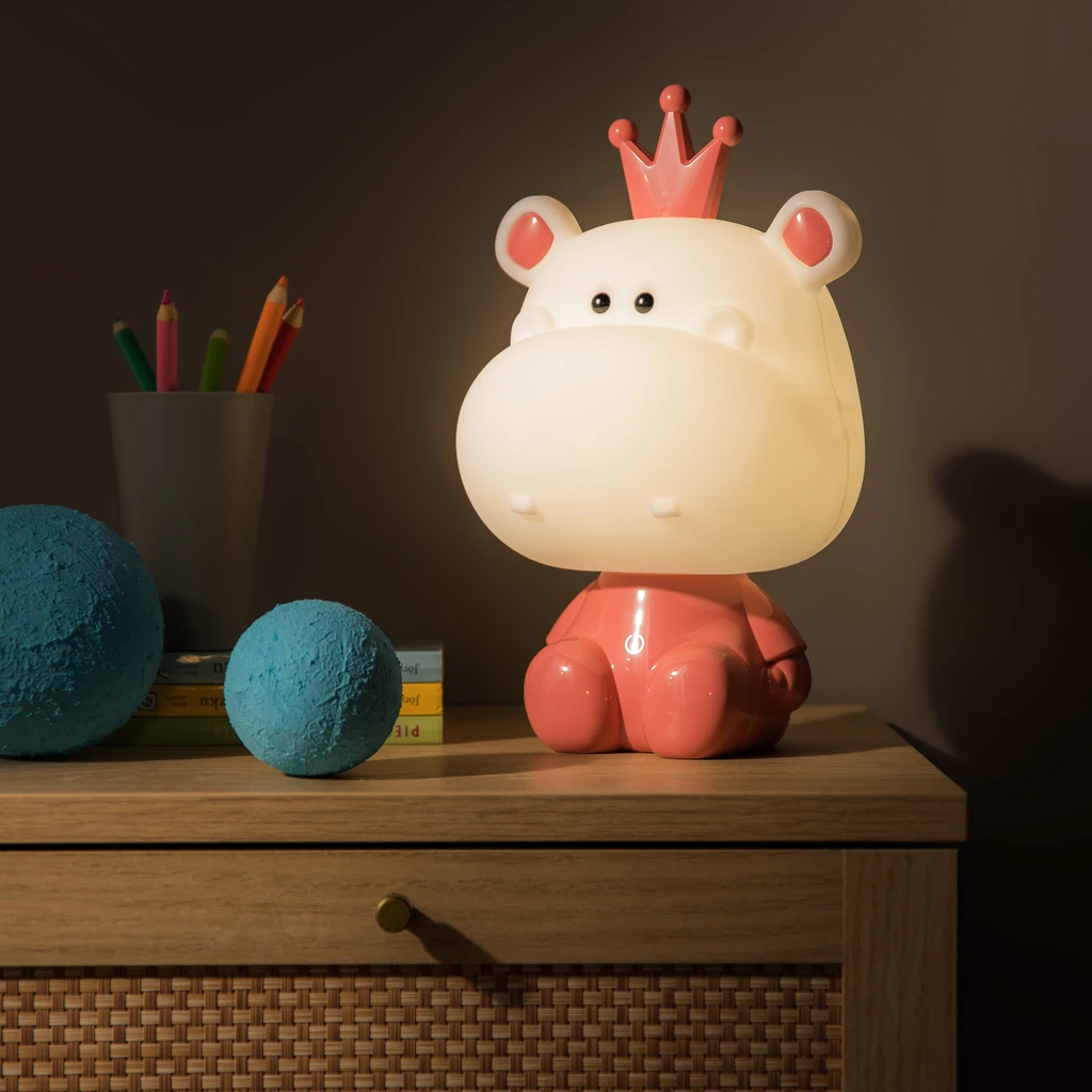 Lampka nocna HIPOPOTAM LED w różowym kolorze z 3 stopniami przyciemniania.