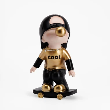 Figúrka v čiernej a zlatej farbe CHLAPEC