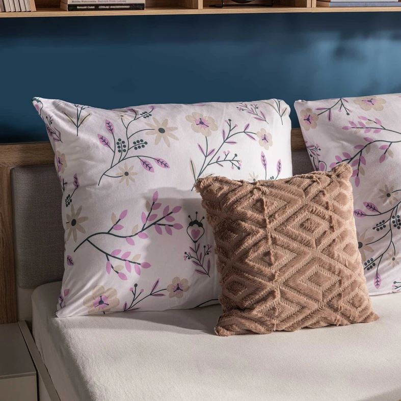 Bavlnená posteľná bielizeň JERSEYLOVE s motívom fialových rastlín 160x200 cm