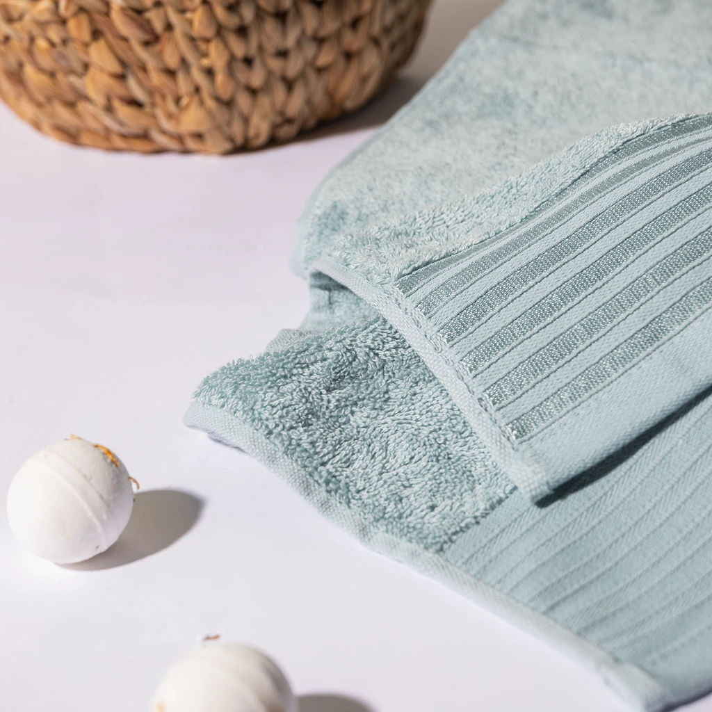 Uterák na ruky v modrej farbe VELA 50x90 cm