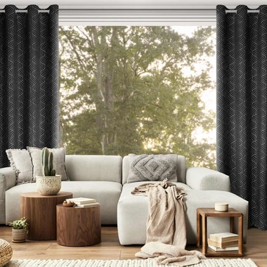 Záves na priechodkách v čiernej a striebornej farbe OLETA 140x250 cm