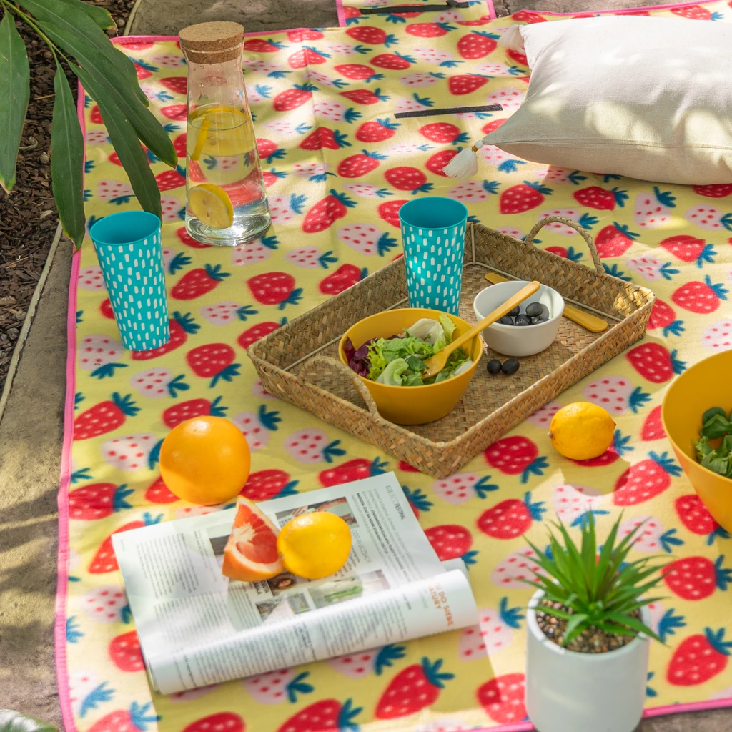 Pikniková deka JAHODY ružová 130x150 cm