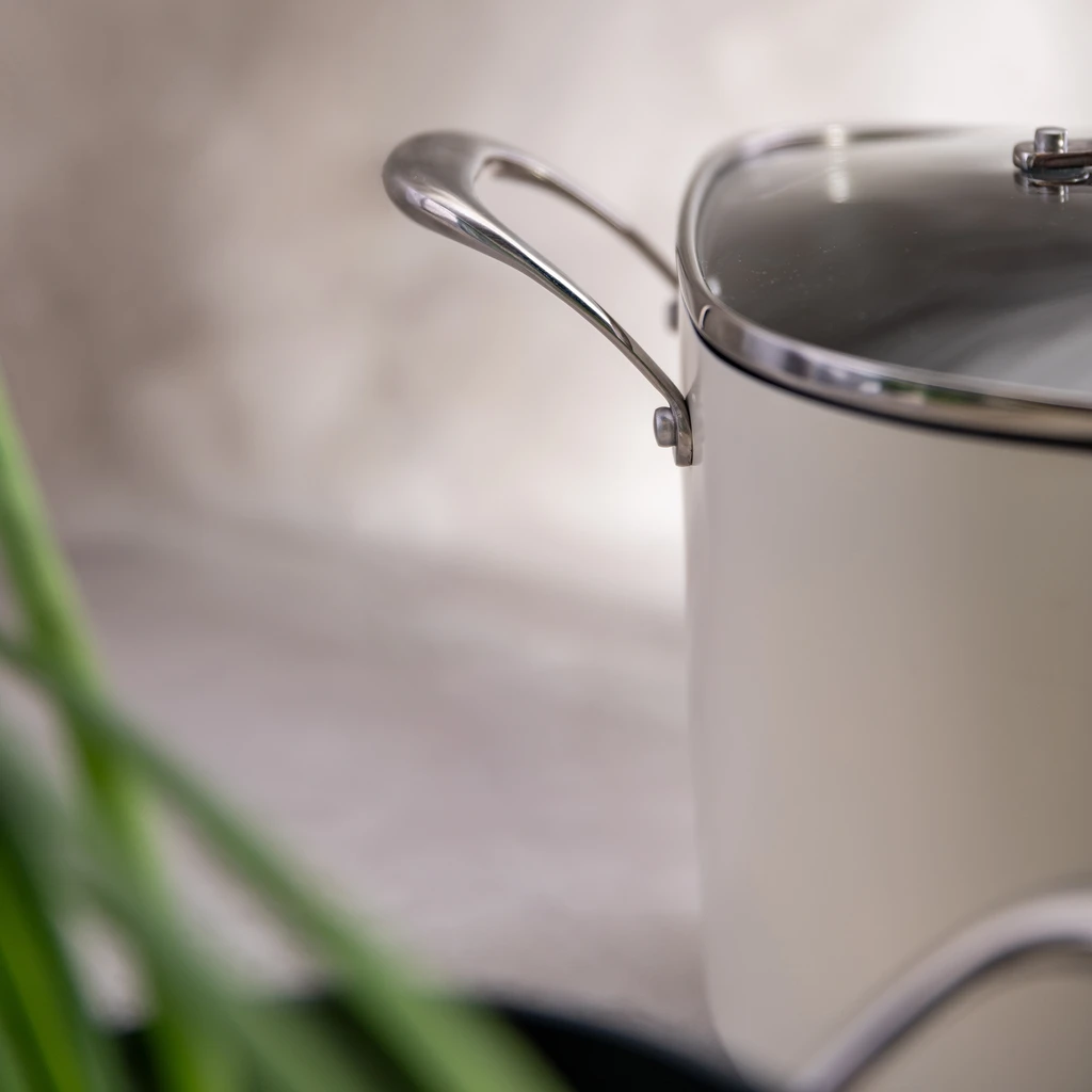 Indukčný hrniec QUADRATO biely 7,2 l