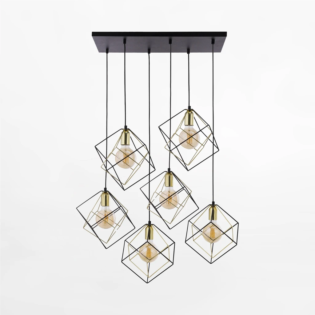 Lampa wisząca ALAMBRE zwraca uwagę geometrycznym kształtem 6 metalowych kloszy.