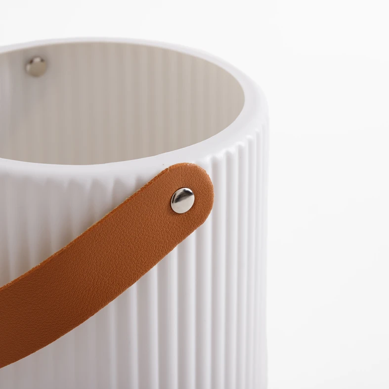 Kvetináč s rukoväťou biely 15 cm