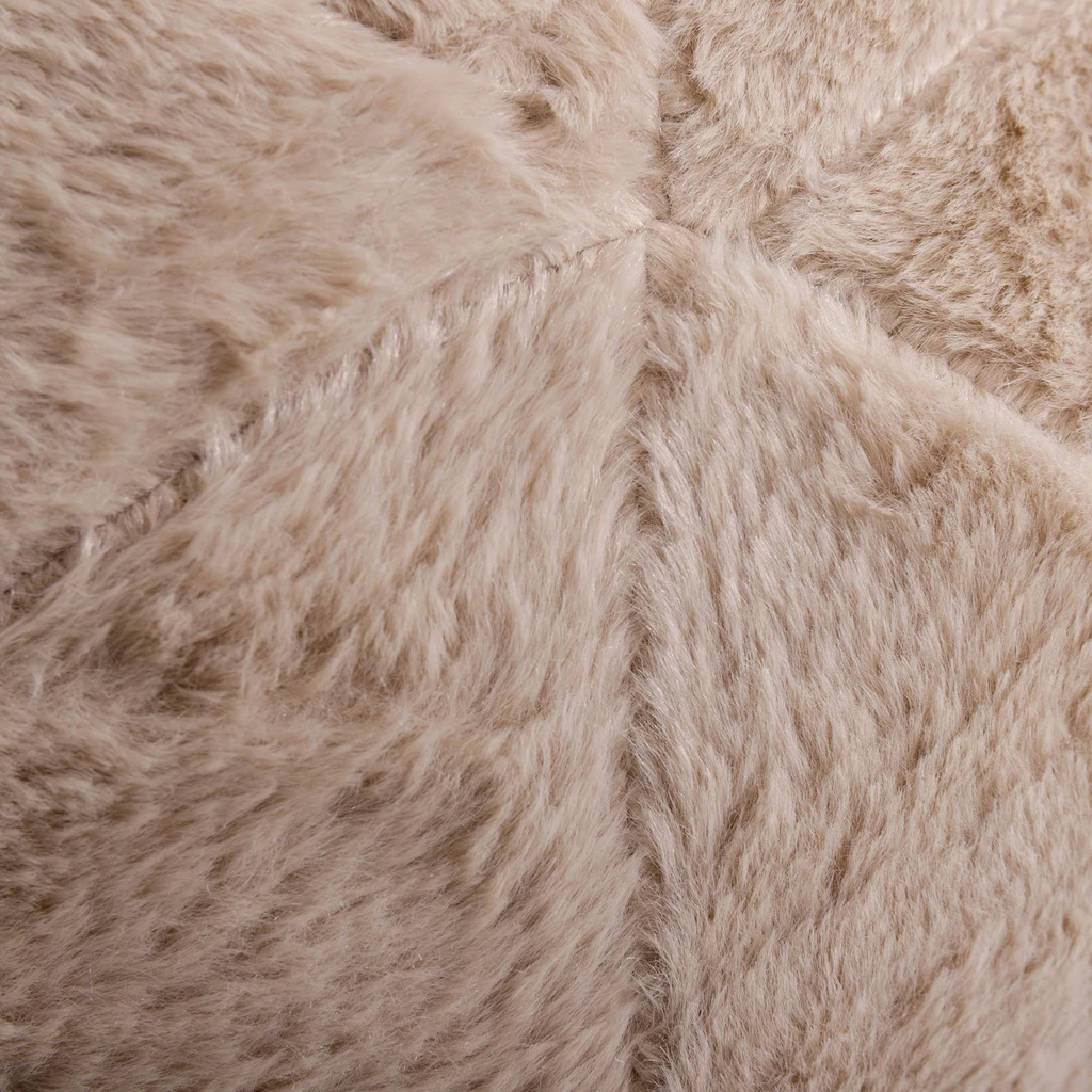 Dekoracyjna poduszka kula beżowa