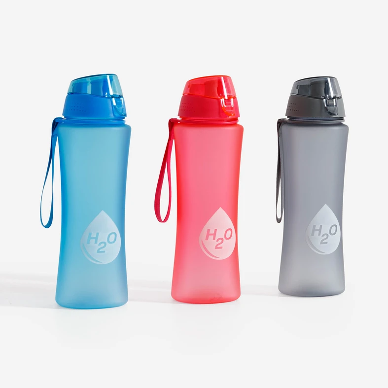 Kolorowe, lekkie bidon z tworzywa