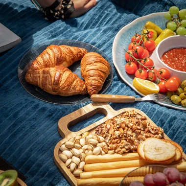 Plastový tanier sivý 23 cm