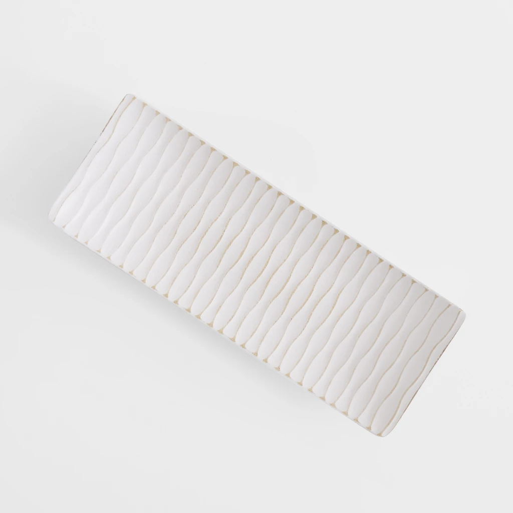 Prostokątny talerz ozdobny falowany