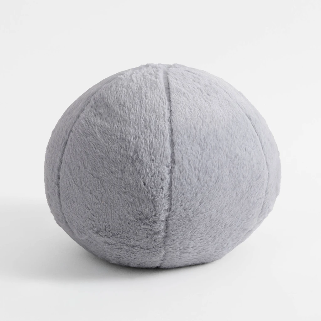 Jasnoszara poduszka dekoracyjna w kształcie kuli