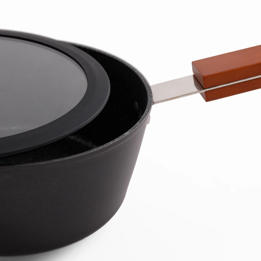 Aluminiowy rondel z pokrywką