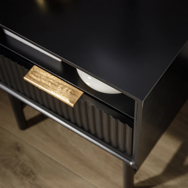 Nočný stolík SEVI