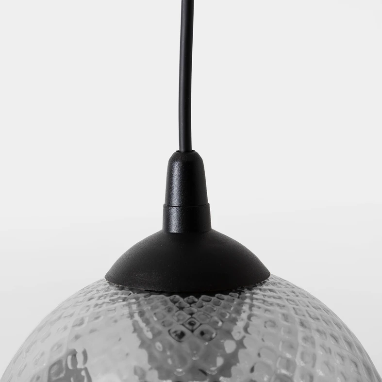 Lampa posiada oprawę dla 1 żarówki LED typu E27 o mocy maksymalnej 15W.