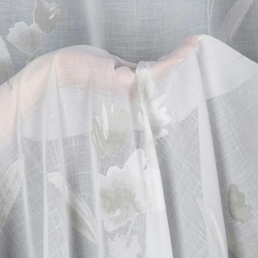 Biała firana z motywem kwiatów