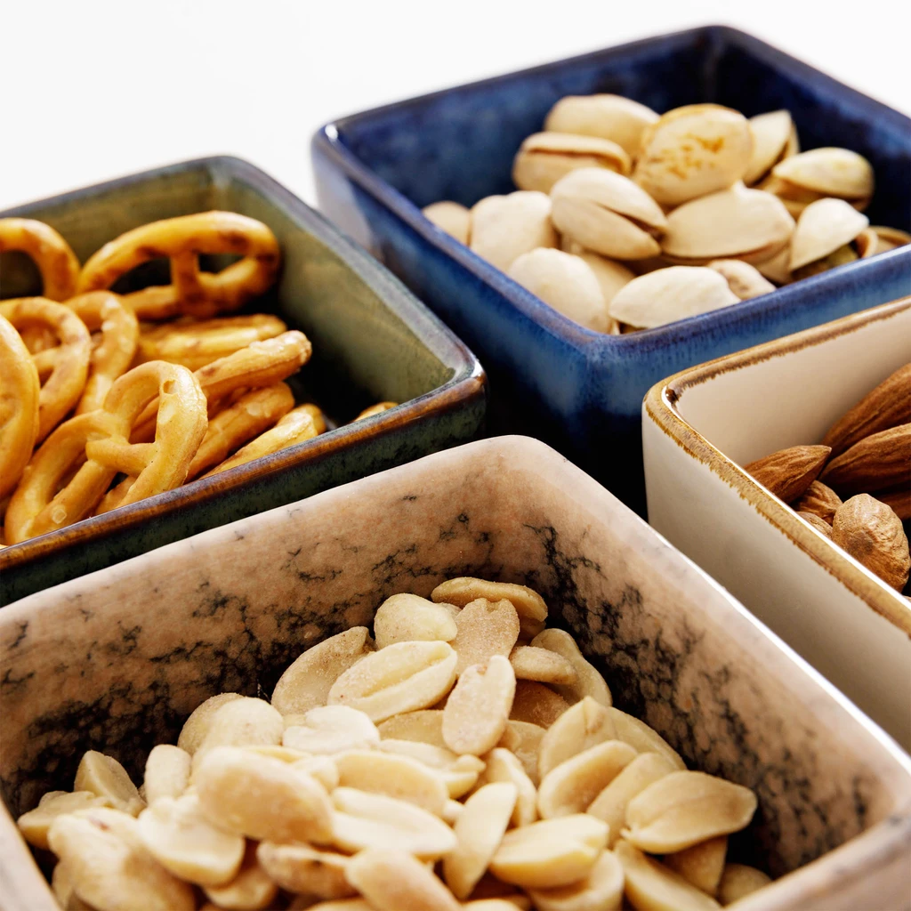 Súprava 4 misiek na štvorcovom bambusovom podstavci 19x19 cm