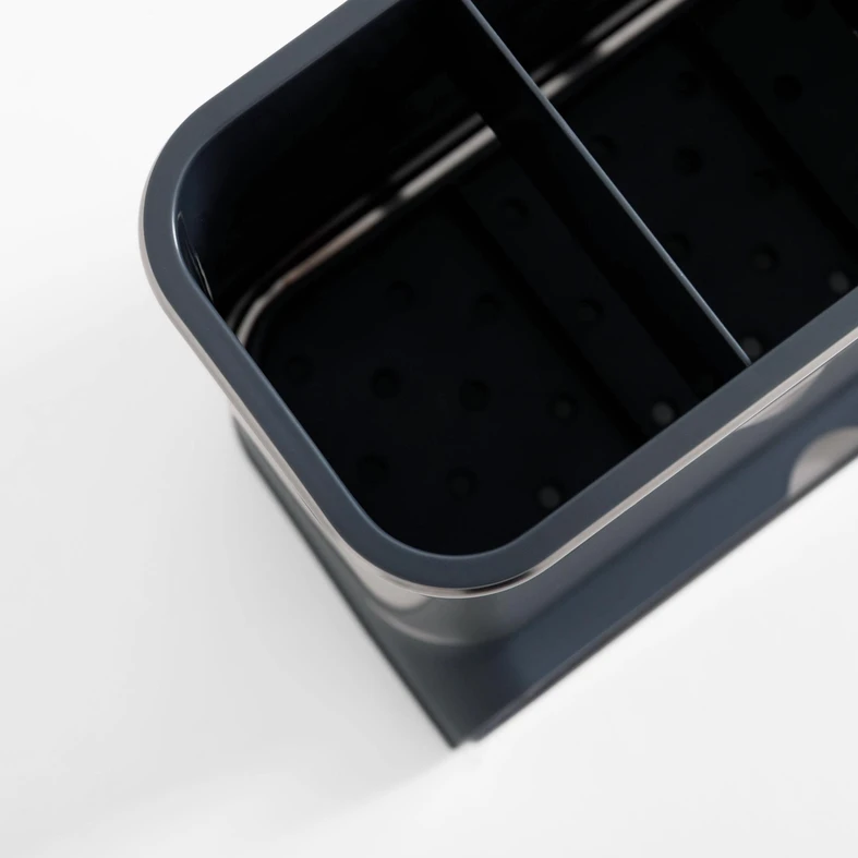 Srebrny ociekacz na sztućce