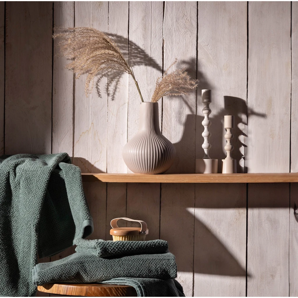 Rýhovaná váza sivá 20 cm