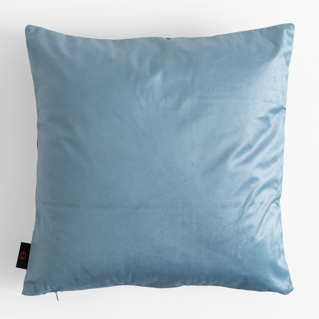 Niebieska, gładka poszewka z grafiką żurawi po jednej stronie