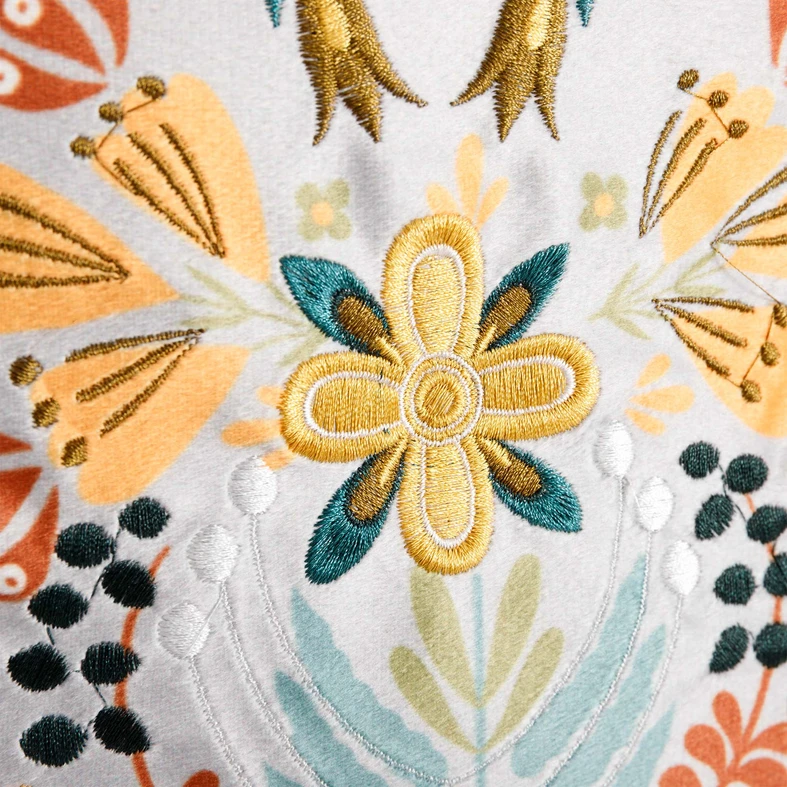 Dekoračná obliečka vyšívaná svetlosivá FOLKY 45x45 cm