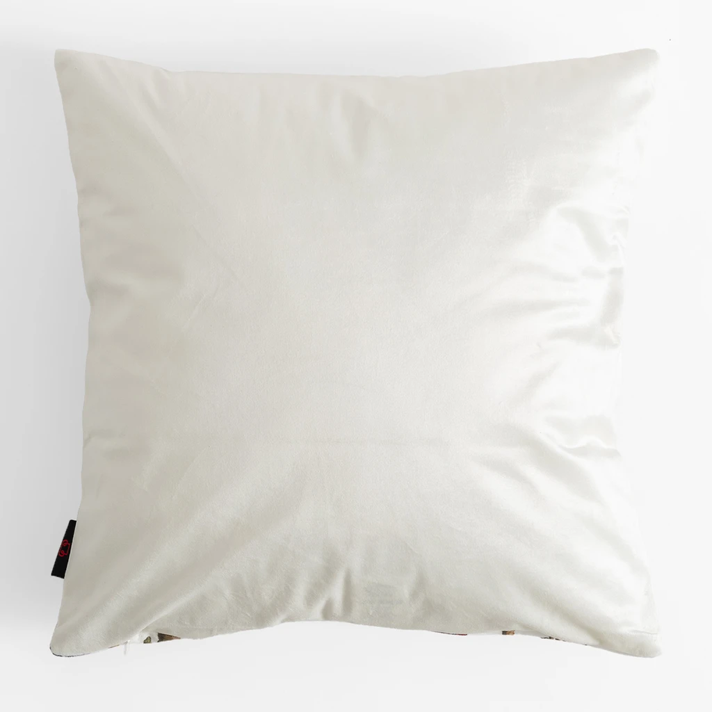 Welurowa biała poszewka z przyrodniczym wzorem