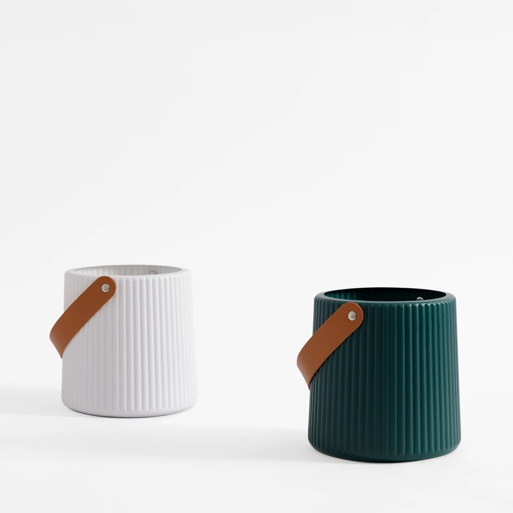 Kvetináč s rukoväťou biely 15 cm