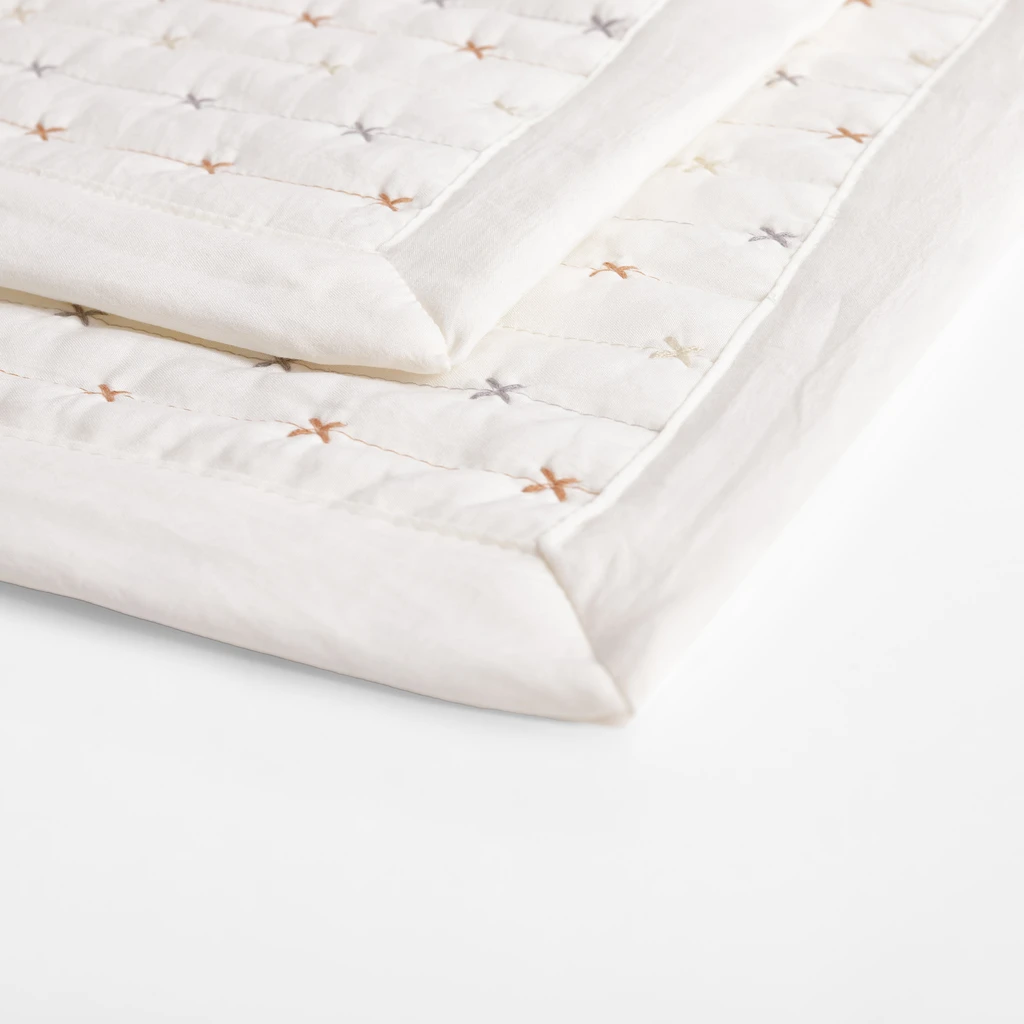 Prehoz na posteľ v krémovej farbe VANILLA CROSS 200x220 cm