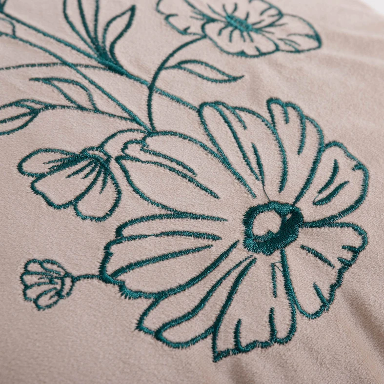 Welurowa poszewka beżowa w kwiaty