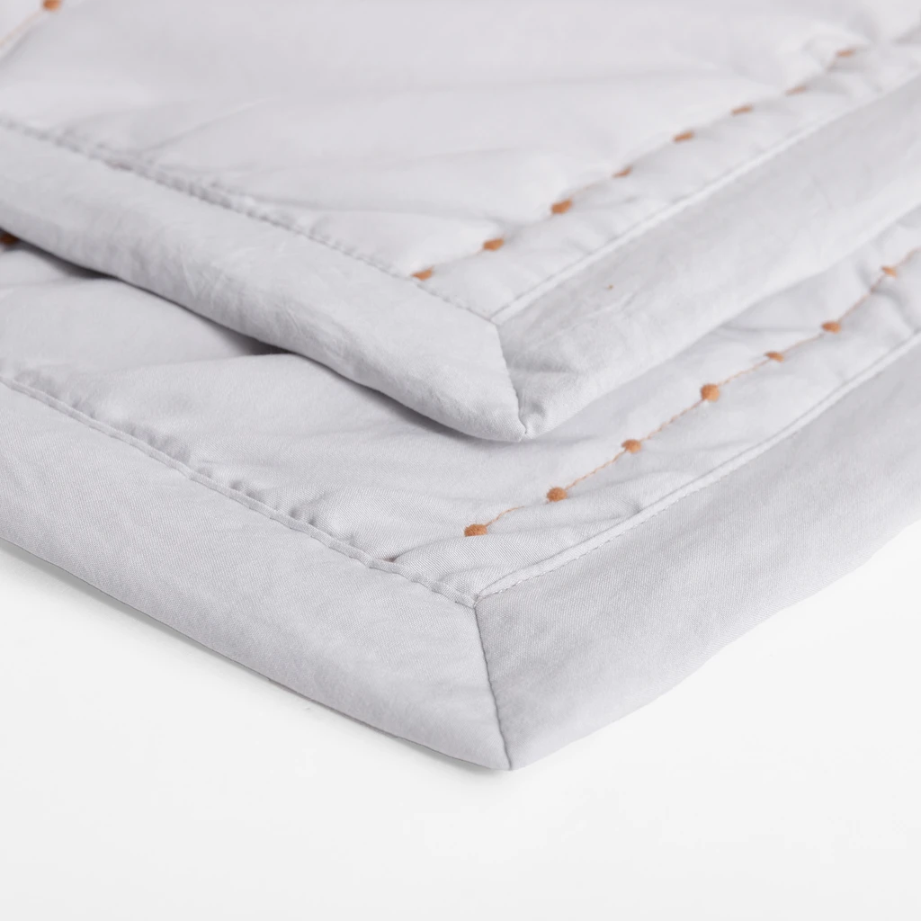 Prehoz na posteľ v sivej farbe VANILLA DOTS 180x200 cm