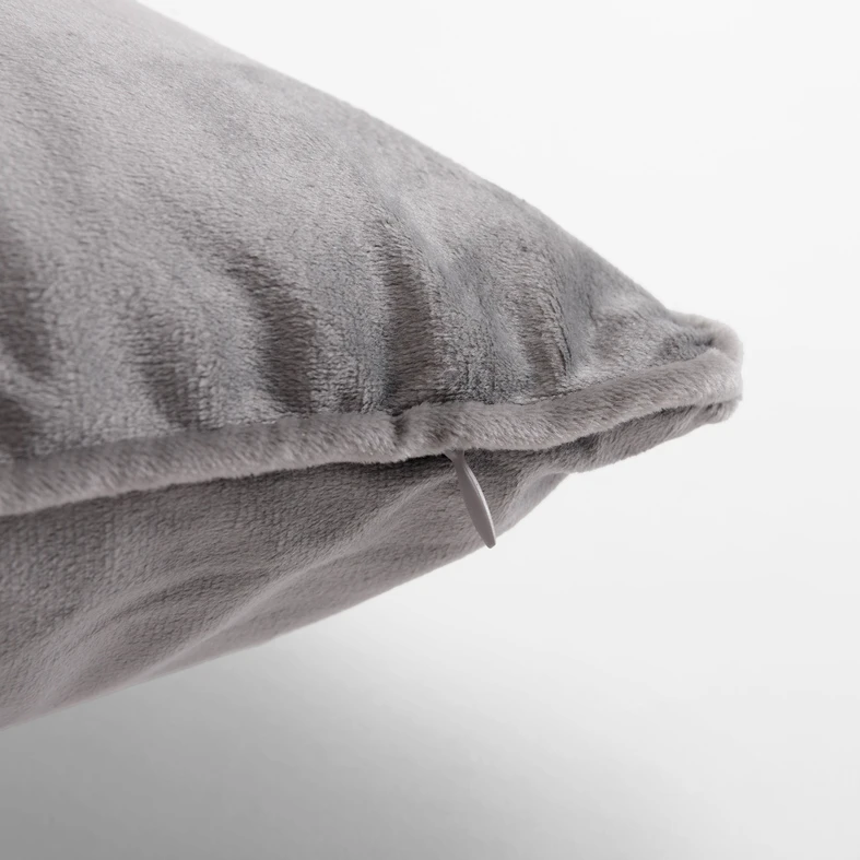 Welurowa poszewka srebrna w kwiaty