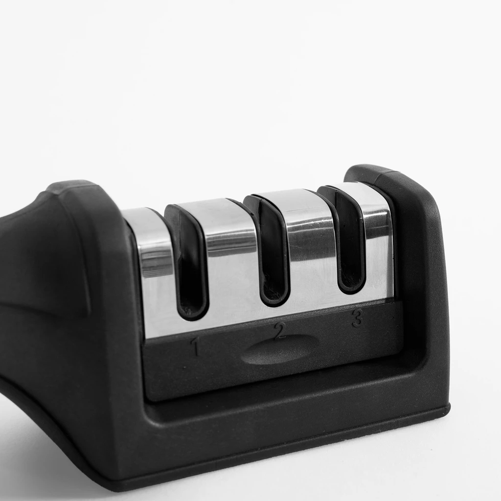 Czarna ostrzałka do noży