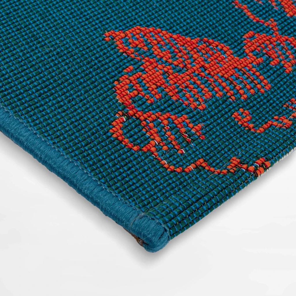 Dywan wielokolorowy ze wzorem w papugi