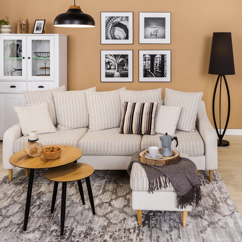 Moderné čierne stojace svietidlo LORITA