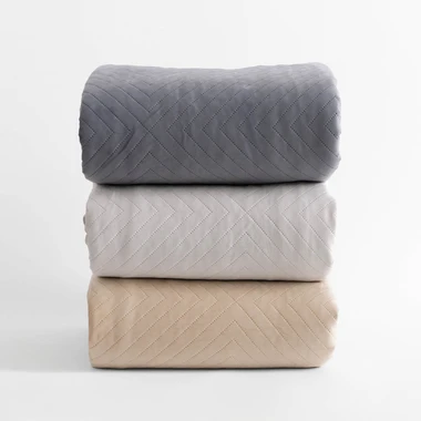 Prehoz na posteľ v tmavosivej farbe CALDO 180x200 cm