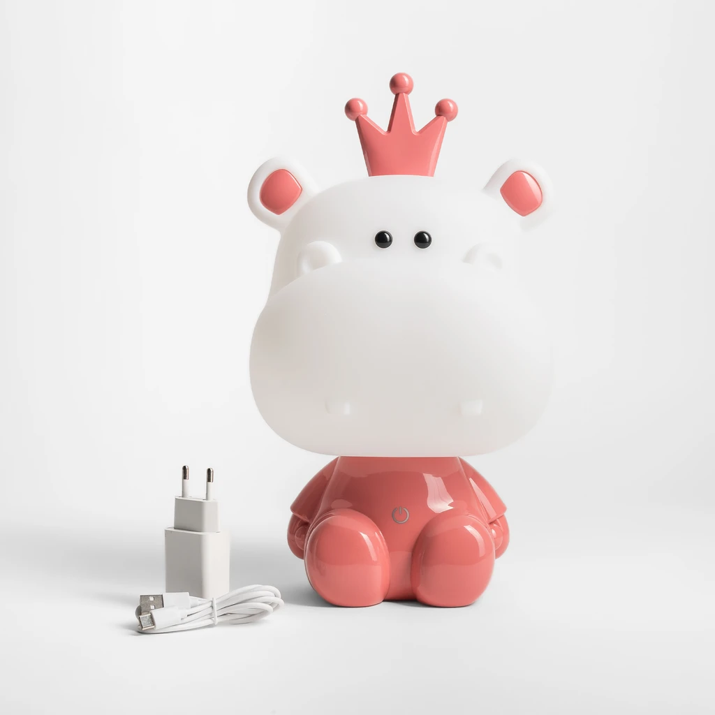 Lampka nocna HIPOPOTAM LED w różowym kolorze z 3 stopniami przyciemniania.