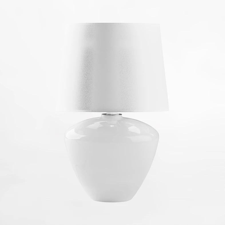 Posiada ona oprawę dla 1 żarówki LED typu E27 i mocy maksymalnej 15W.