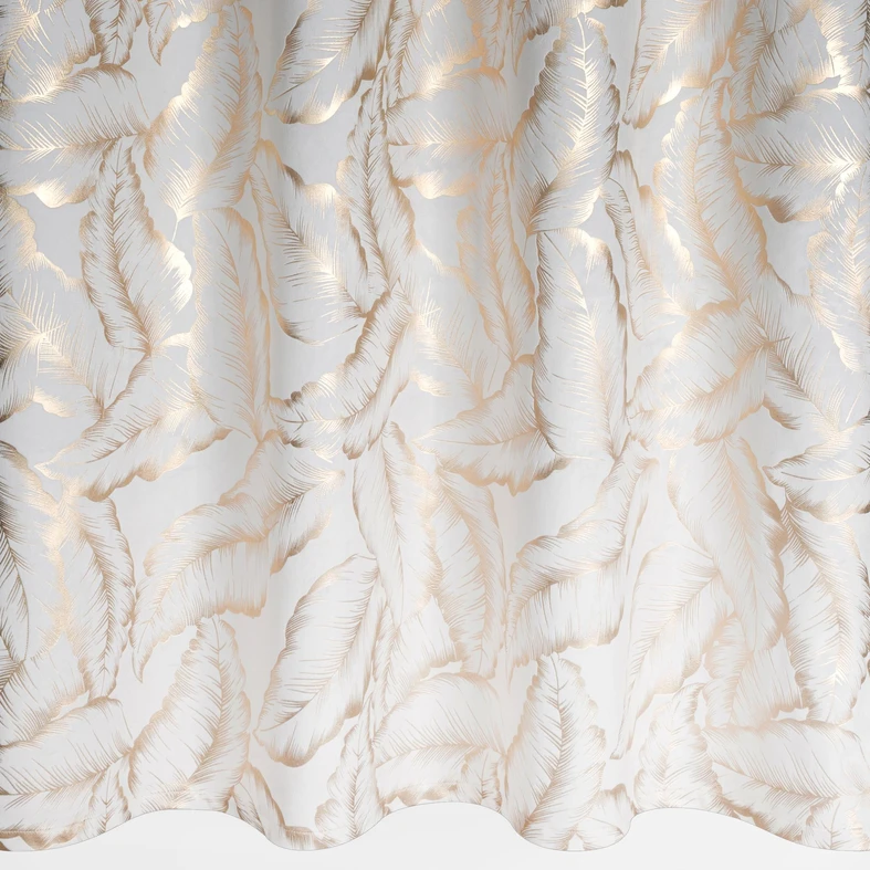 Biała zasłona w liście 