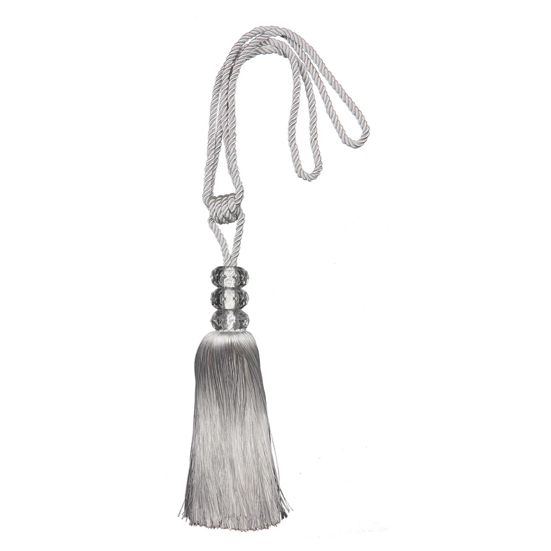 Dekoratívny strapec glamour na upínanie závesov biely