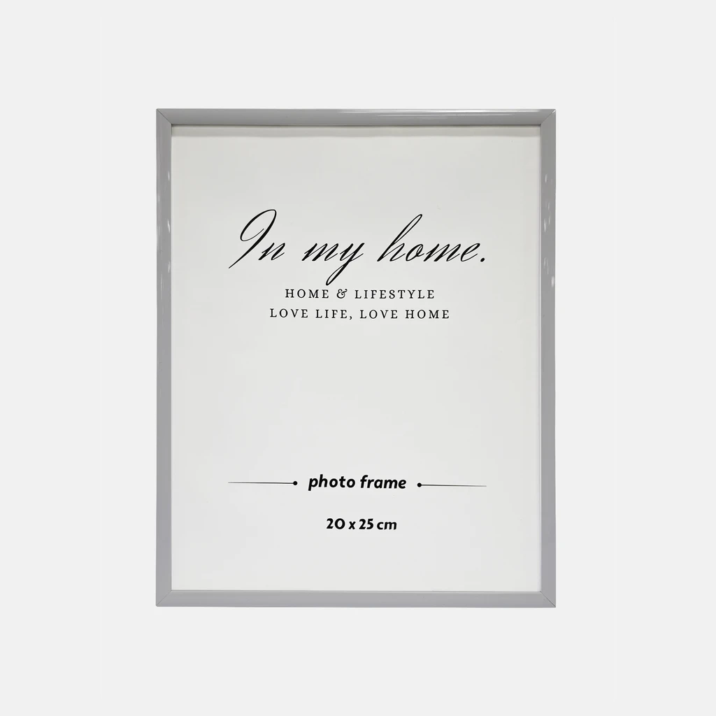 Ramka biała do salonu