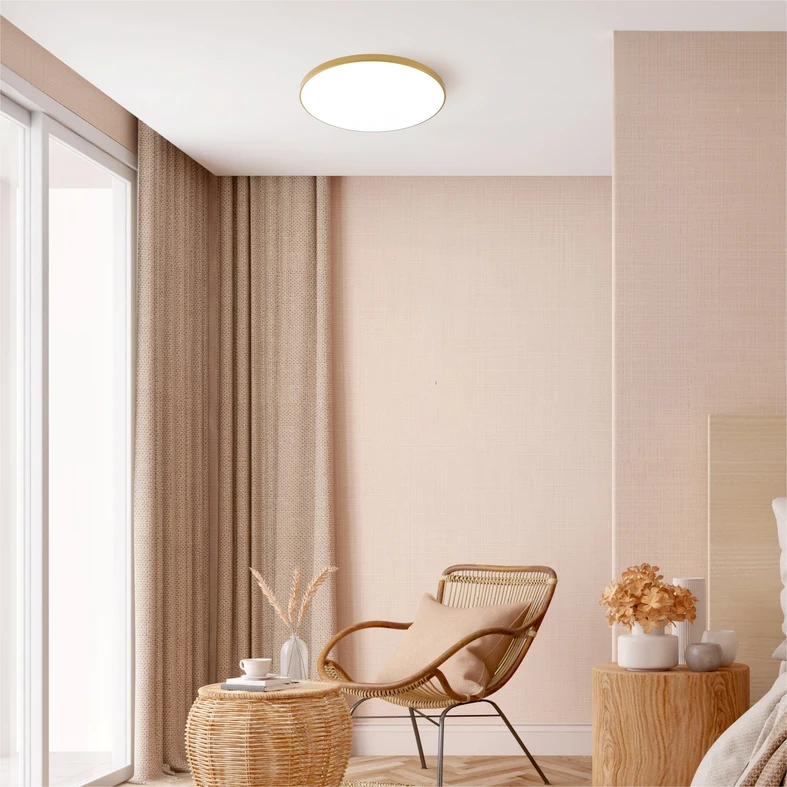 VERI - prosty, subtelny, funkcjonalny i super cienki.