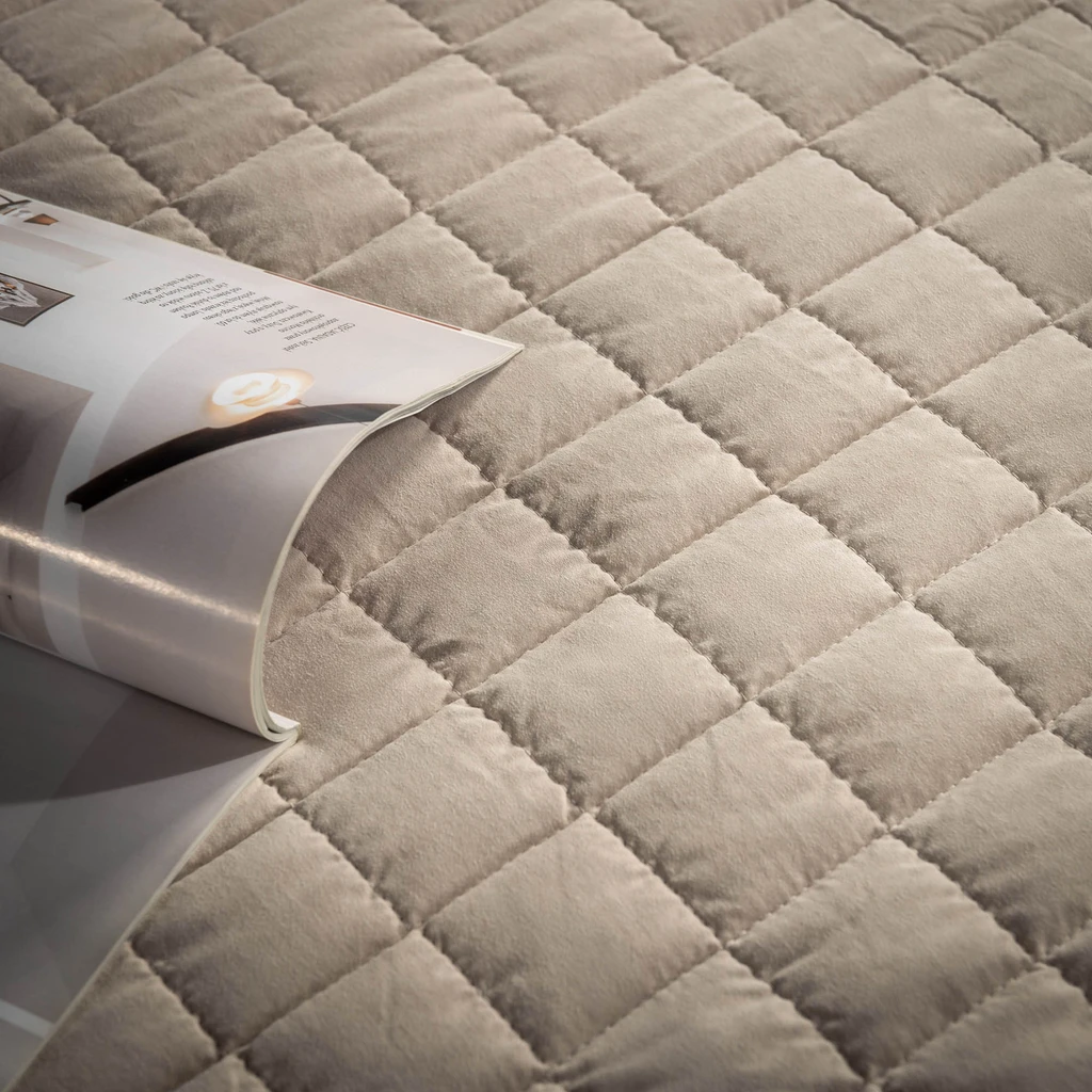 Prehoz na posteľ v béžovej farbe GISELLE 180x200 cm