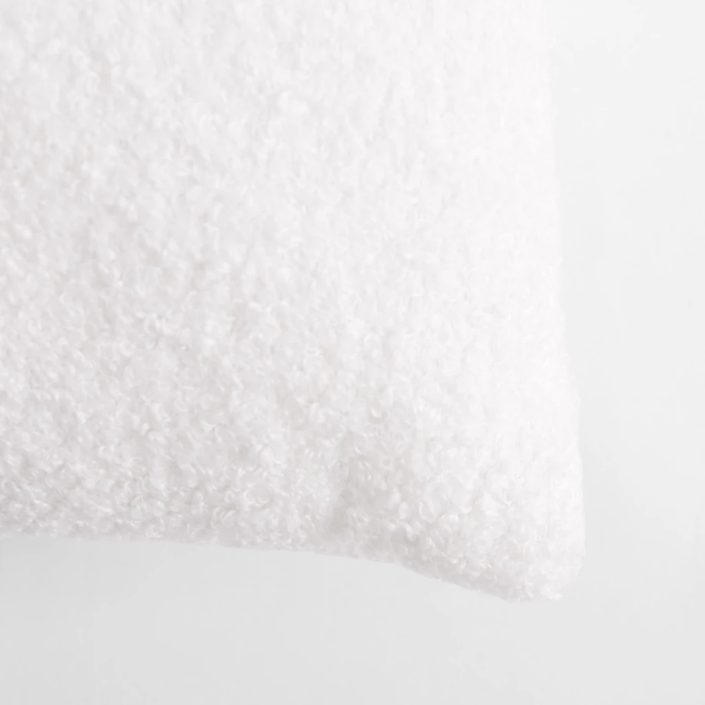 Miękka poduszka o barankowym materiale