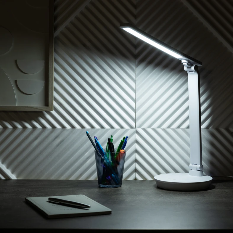 Lampa biurkowa LED okrągła podstawa biała