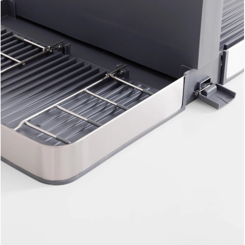 Srebrno-szara suszarka składana na naczynia