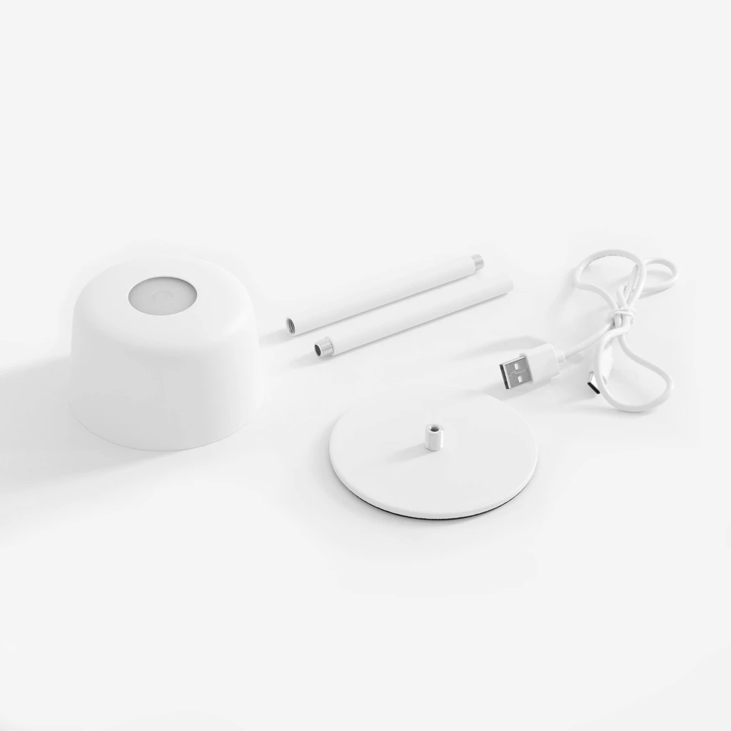 Wbudowane oświetlenie LED w lampie ma moc 2W, emituje strumień świetlny o wartości 80 lumenów.